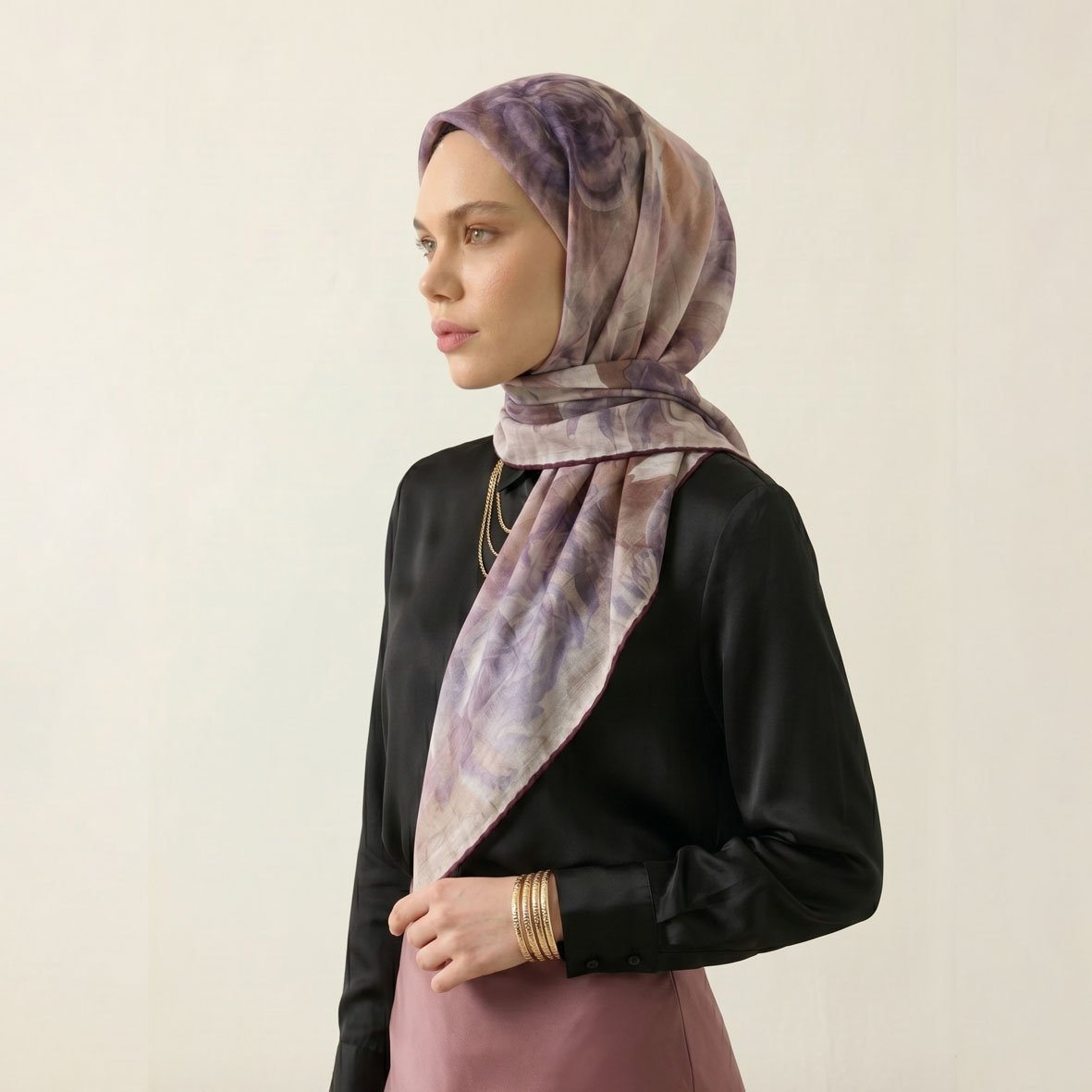 6335 - Naturel Desenli Eşarp (El Dikişli)