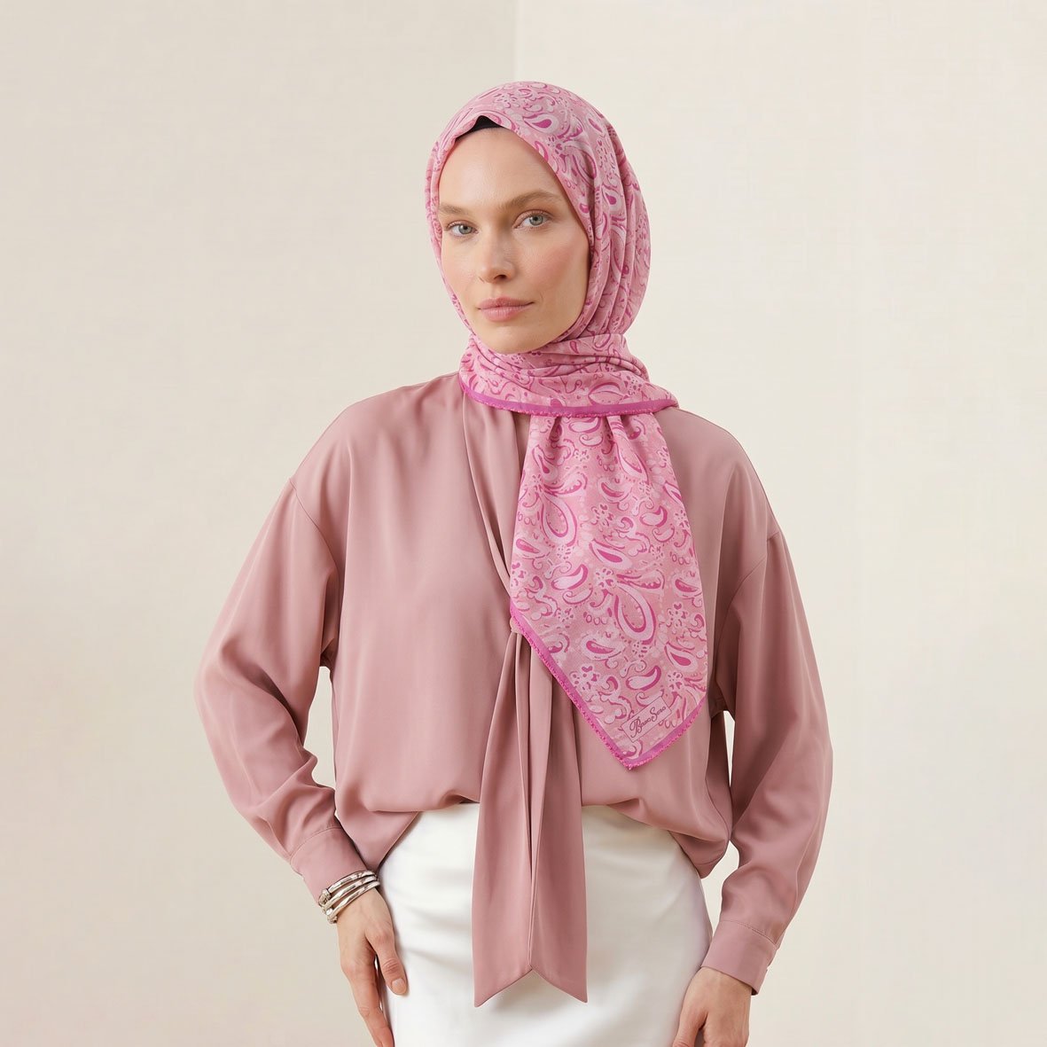 6430 - Naturel Desenli Eşarp (El Dikişi)